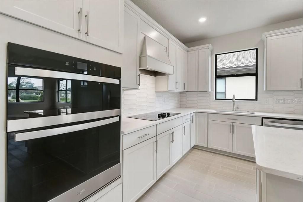 Activo con contrato: $599,900 (2 camas, 2 baños, 1827 Pies cuadrados)