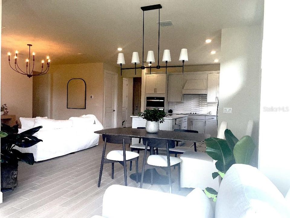 Activo con contrato: $599,900 (2 camas, 2 baños, 1827 Pies cuadrados)