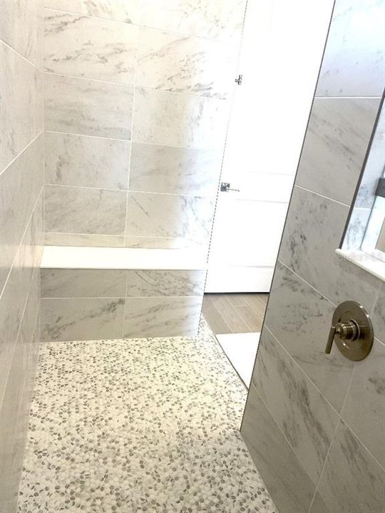 Activo con contrato: $599,900 (2 camas, 2 baños, 1827 Pies cuadrados)