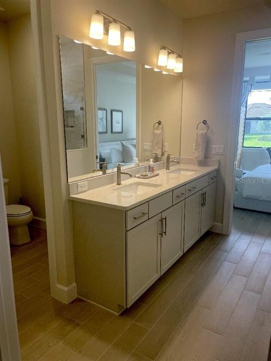 Activo con contrato: $599,900 (2 camas, 2 baños, 1827 Pies cuadrados)