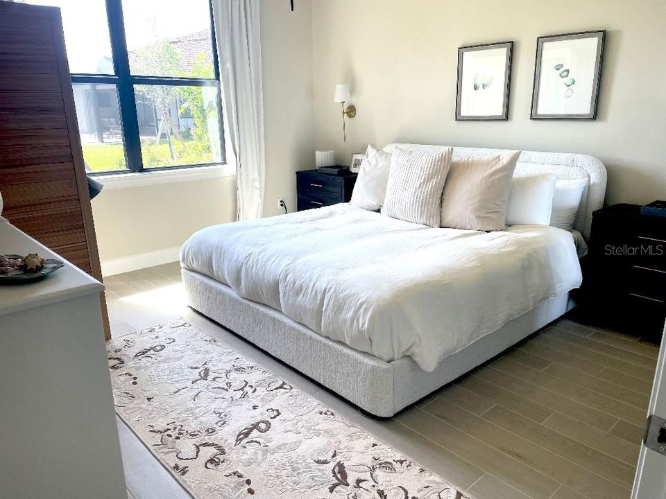 Activo con contrato: $599,900 (2 camas, 2 baños, 1827 Pies cuadrados)