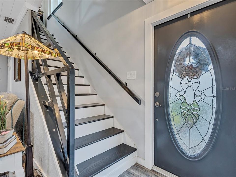 For Sale: $400,000 (2 beds, 2 baths, 1765 Square Feet)