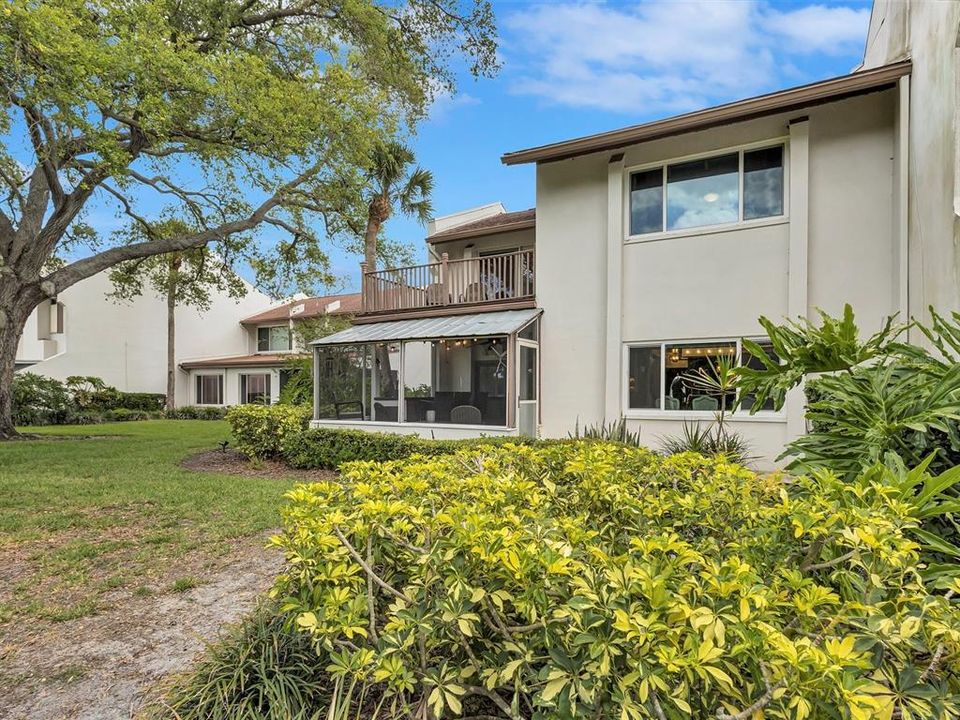 For Sale: $400,000 (2 beds, 2 baths, 1765 Square Feet)