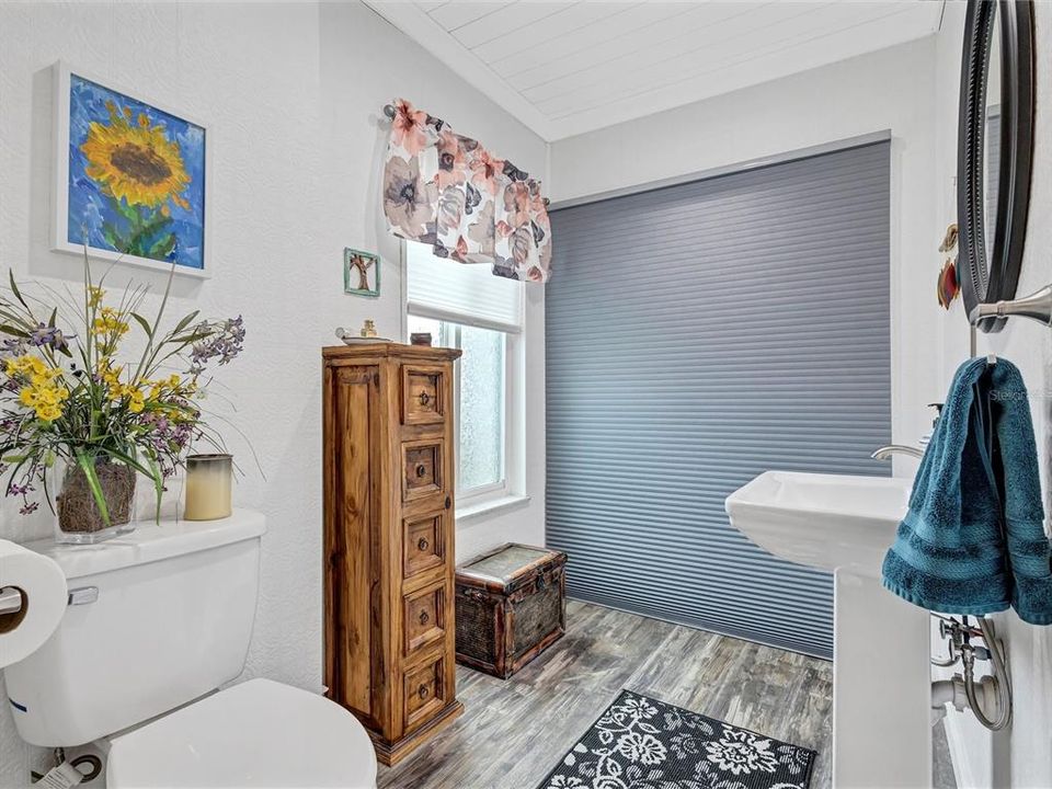 For Sale: $400,000 (2 beds, 2 baths, 1765 Square Feet)