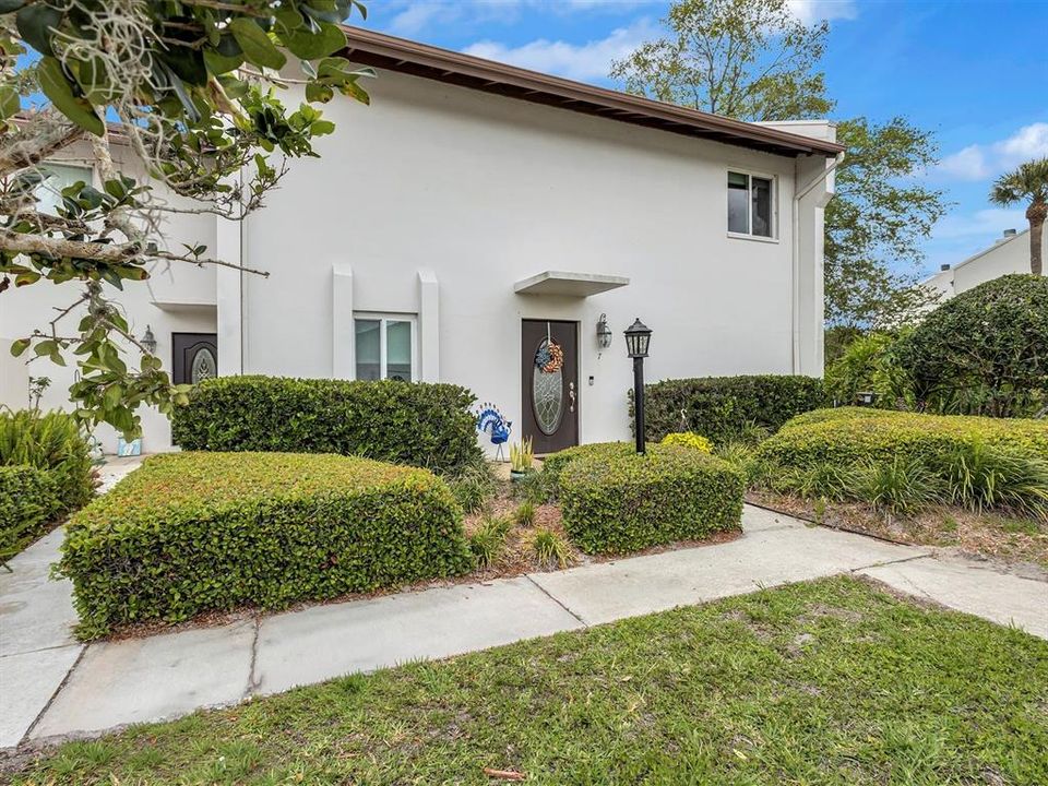 For Sale: $400,000 (2 beds, 2 baths, 1765 Square Feet)