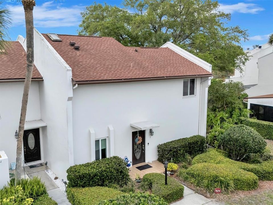 For Sale: $400,000 (2 beds, 2 baths, 1765 Square Feet)