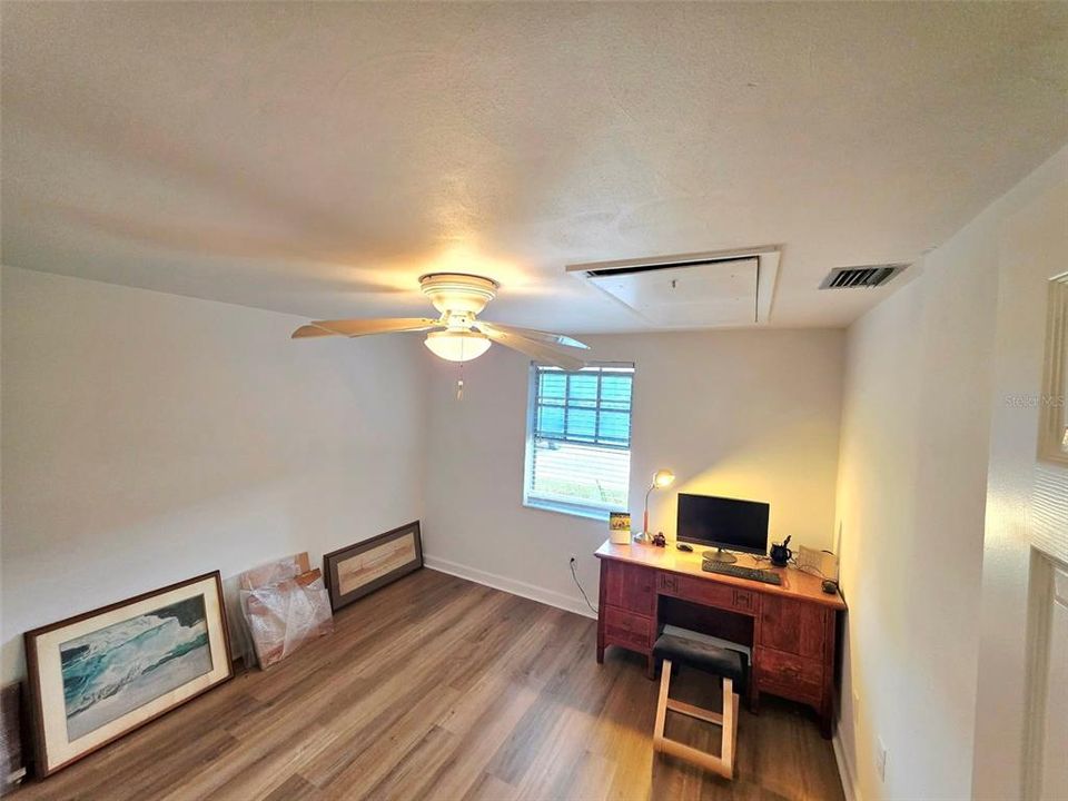For Sale: $61,900 (2 beds, 1 baths, 975 Square Feet)