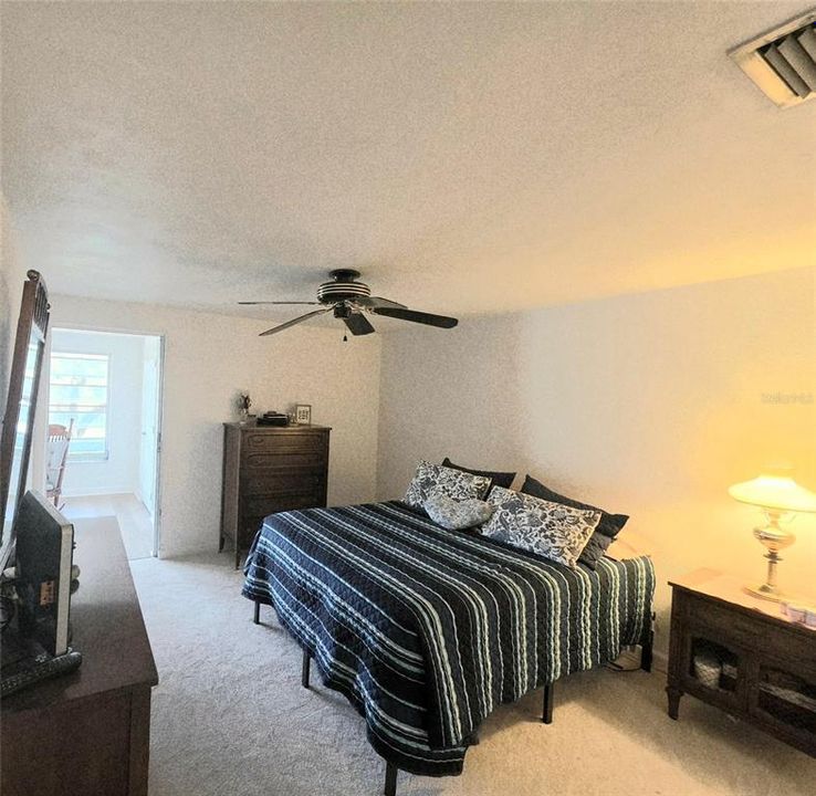 For Sale: $61,900 (2 beds, 1 baths, 975 Square Feet)