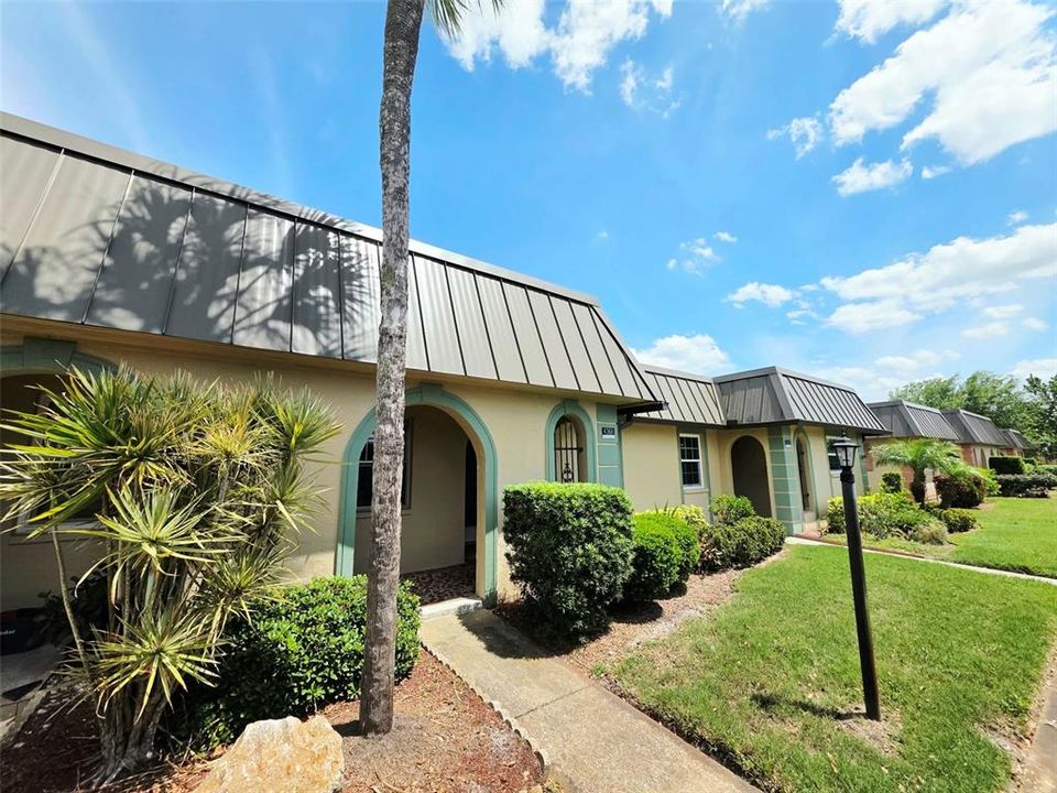 For Sale: $61,900 (2 beds, 1 baths, 975 Square Feet)