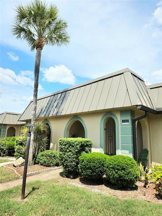 For Sale: $61,900 (2 beds, 1 baths, 975 Square Feet)