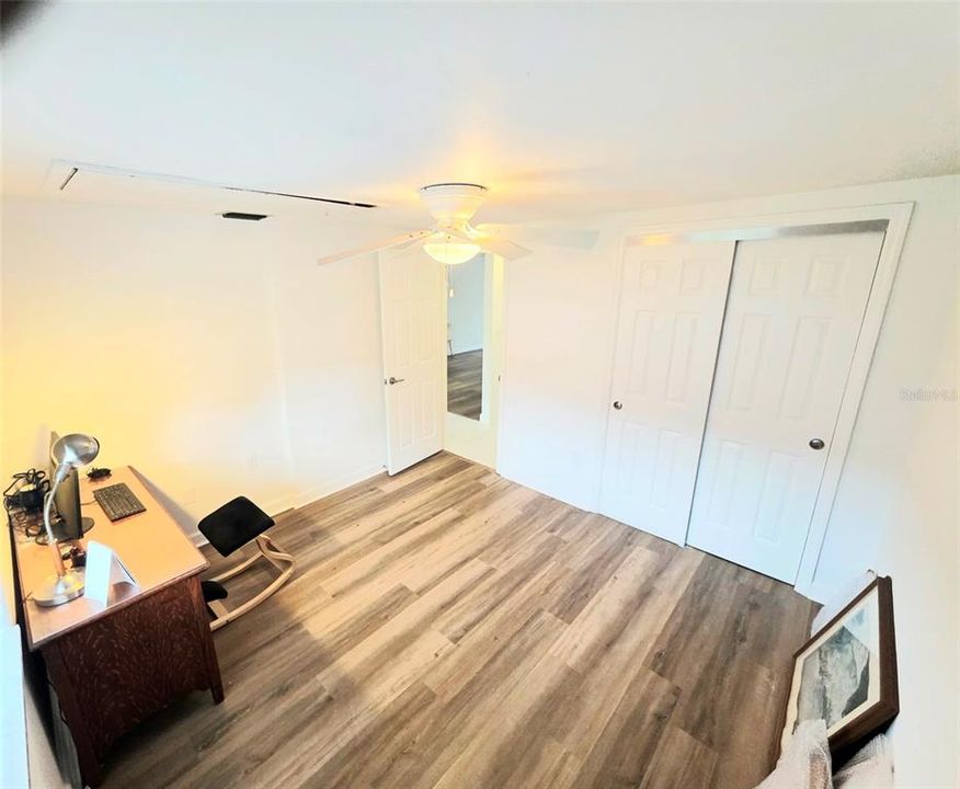 For Sale: $61,900 (2 beds, 1 baths, 975 Square Feet)