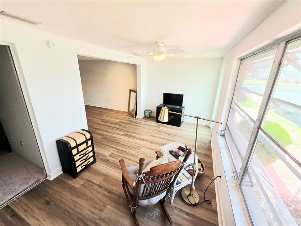 For Sale: $61,900 (2 beds, 1 baths, 975 Square Feet)