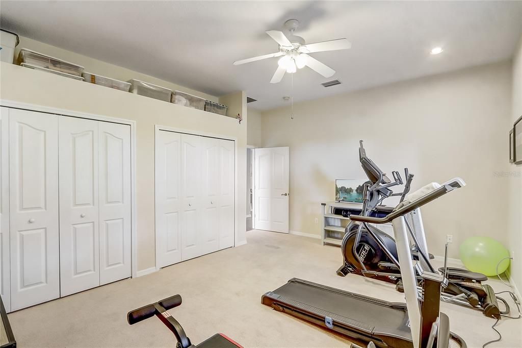 Activo con contrato: $929,000 (4 camas, 3 baños, 3009 Pies cuadrados)