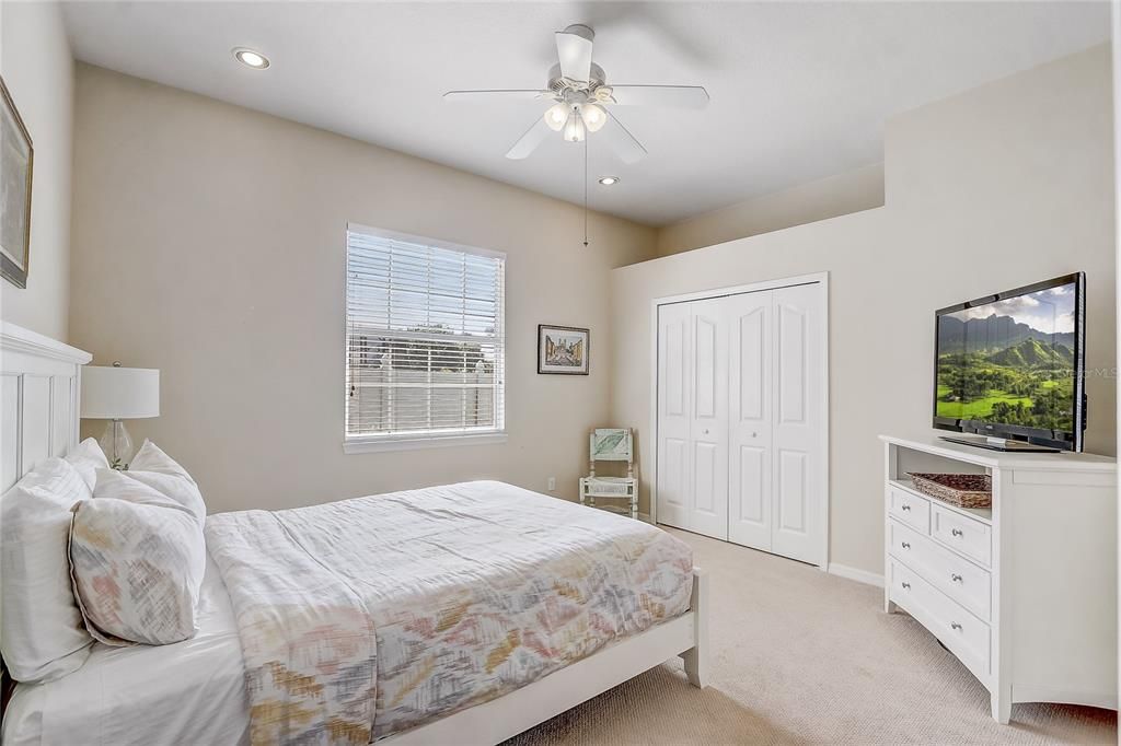 Activo con contrato: $929,000 (4 camas, 3 baños, 3009 Pies cuadrados)