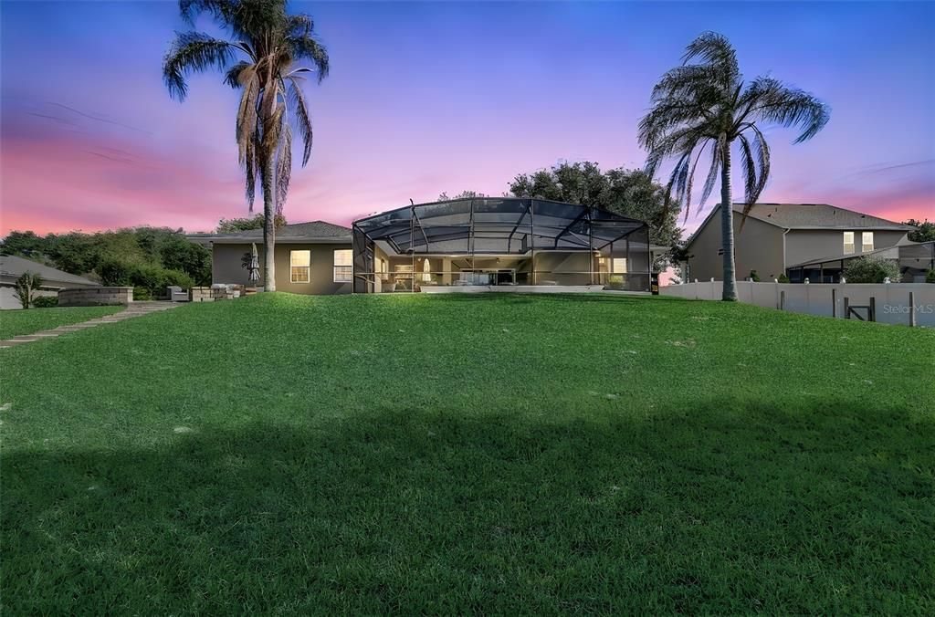 Activo con contrato: $929,000 (4 camas, 3 baños, 3009 Pies cuadrados)