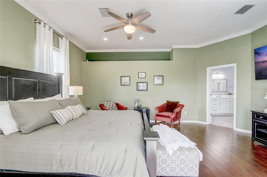 Activo con contrato: $929,000 (4 camas, 3 baños, 3009 Pies cuadrados)