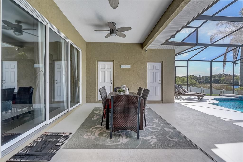 Activo con contrato: $929,000 (4 camas, 3 baños, 3009 Pies cuadrados)