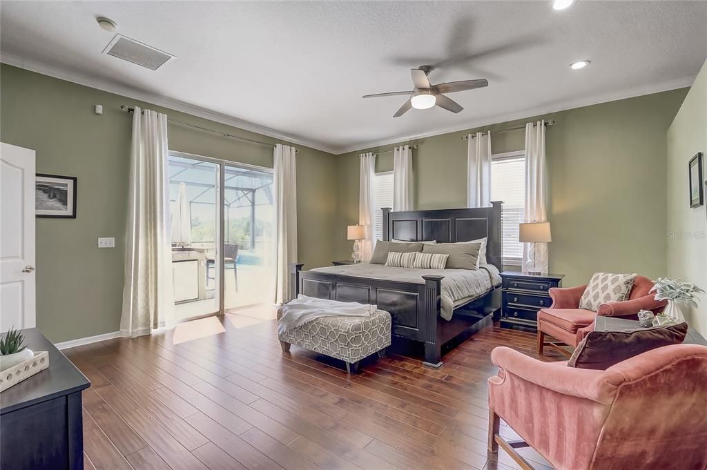 Activo con contrato: $929,000 (4 camas, 3 baños, 3009 Pies cuadrados)