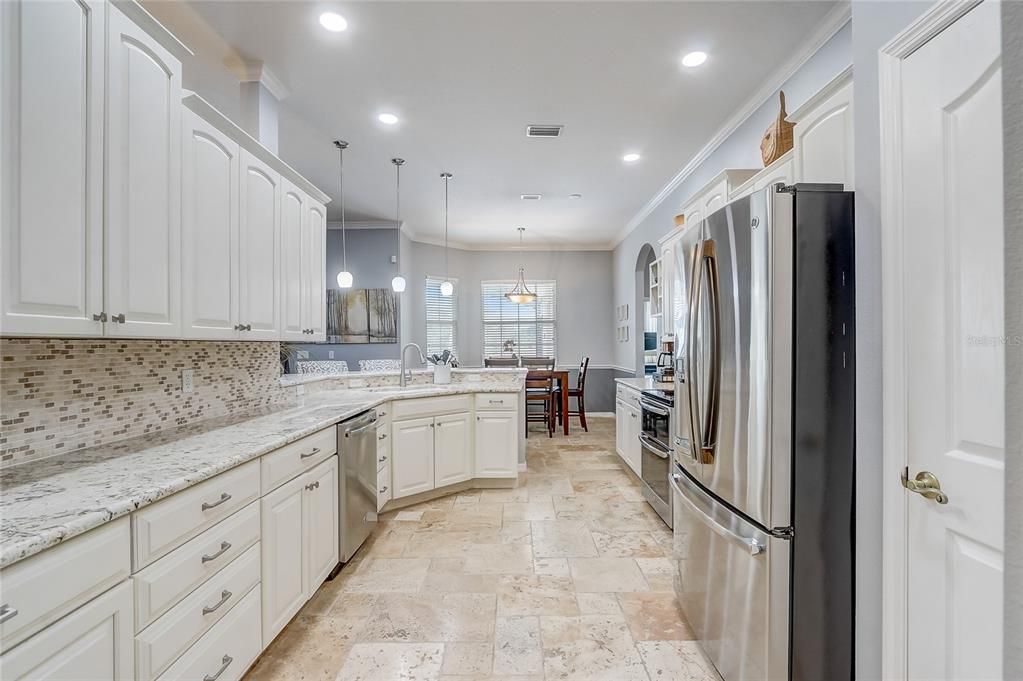 Activo con contrato: $929,000 (4 camas, 3 baños, 3009 Pies cuadrados)