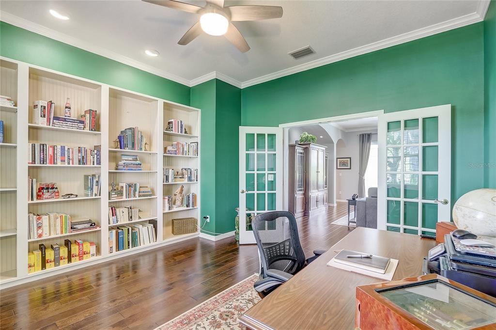 Activo con contrato: $929,000 (4 camas, 3 baños, 3009 Pies cuadrados)