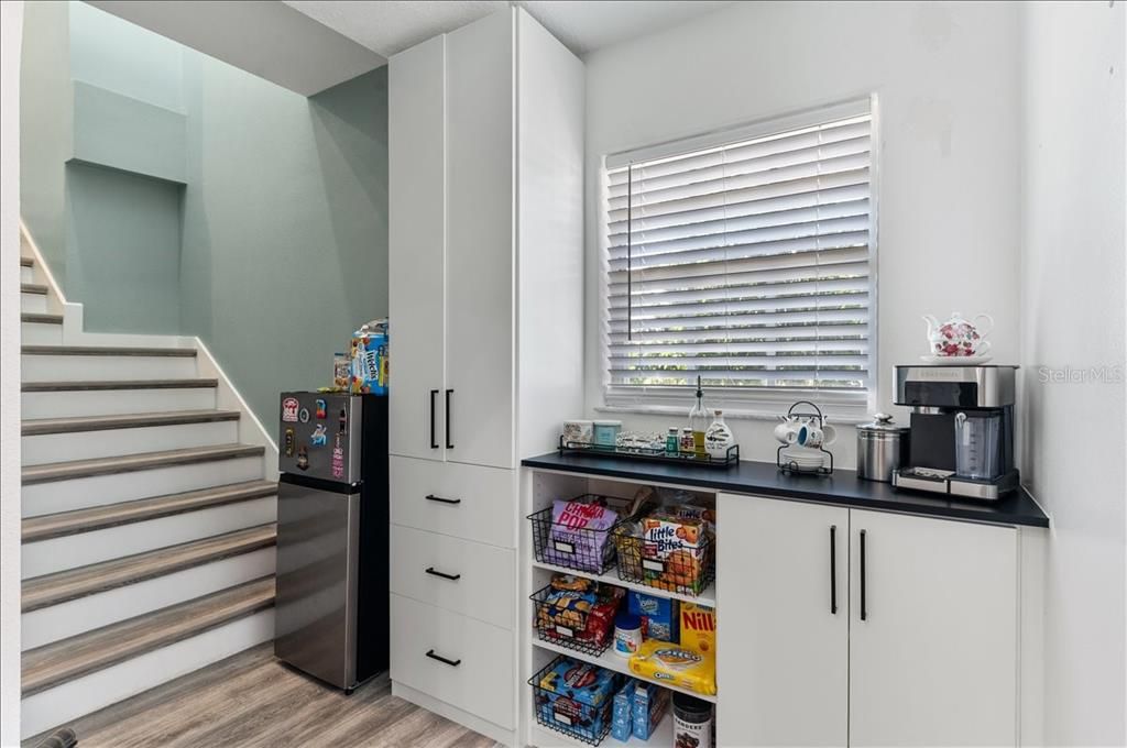 Active With Contract: $950,000 (5 beds, 3 baths, 2511 Square Feet)
