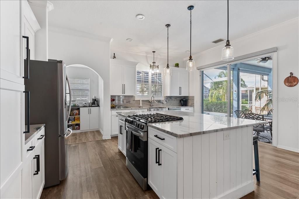Active With Contract: $950,000 (5 beds, 3 baths, 2511 Square Feet)