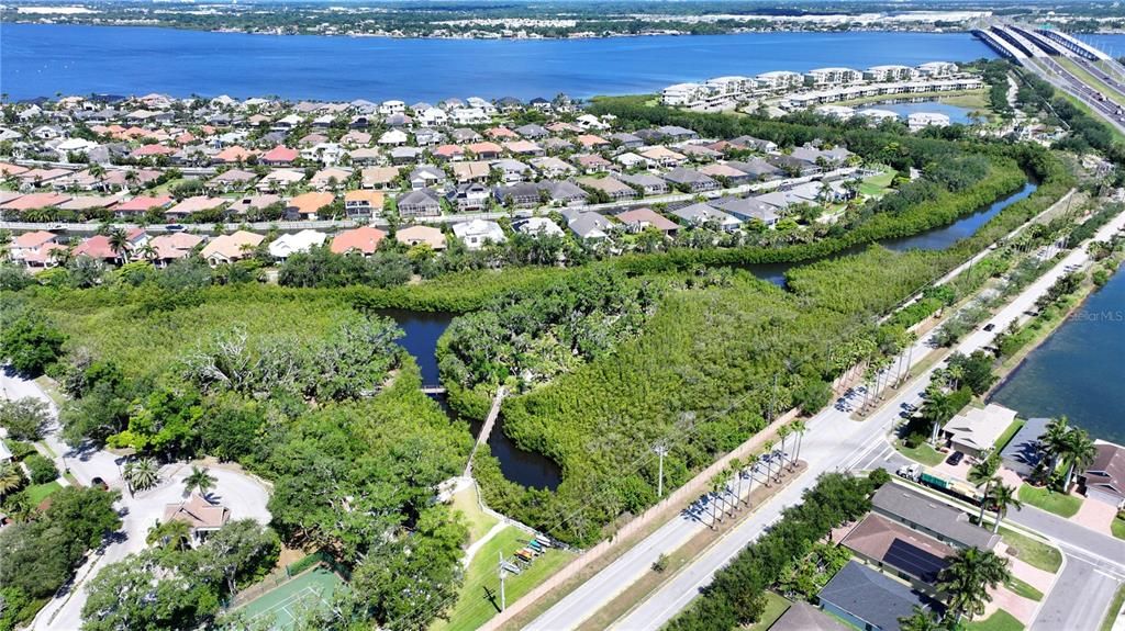 Active With Contract: $950,000 (5 beds, 3 baths, 2511 Square Feet)