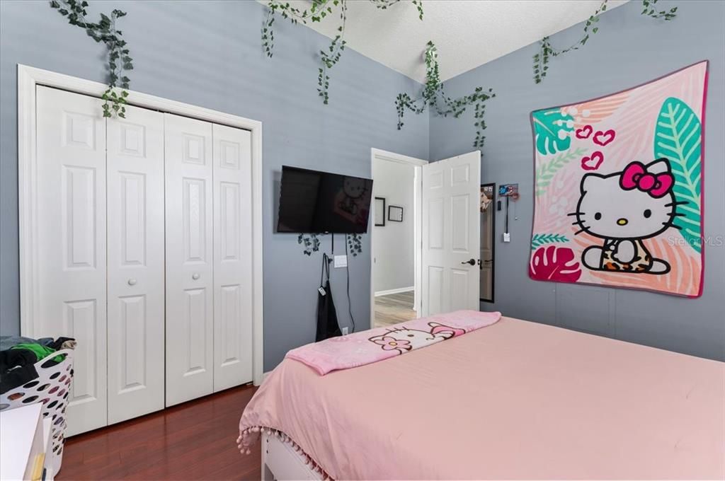 Active With Contract: $950,000 (5 beds, 3 baths, 2511 Square Feet)