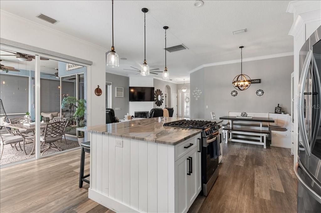 Active With Contract: $950,000 (5 beds, 3 baths, 2511 Square Feet)