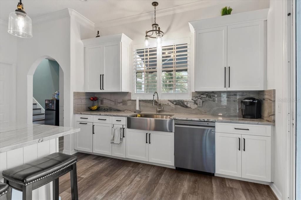 Active With Contract: $950,000 (5 beds, 3 baths, 2511 Square Feet)