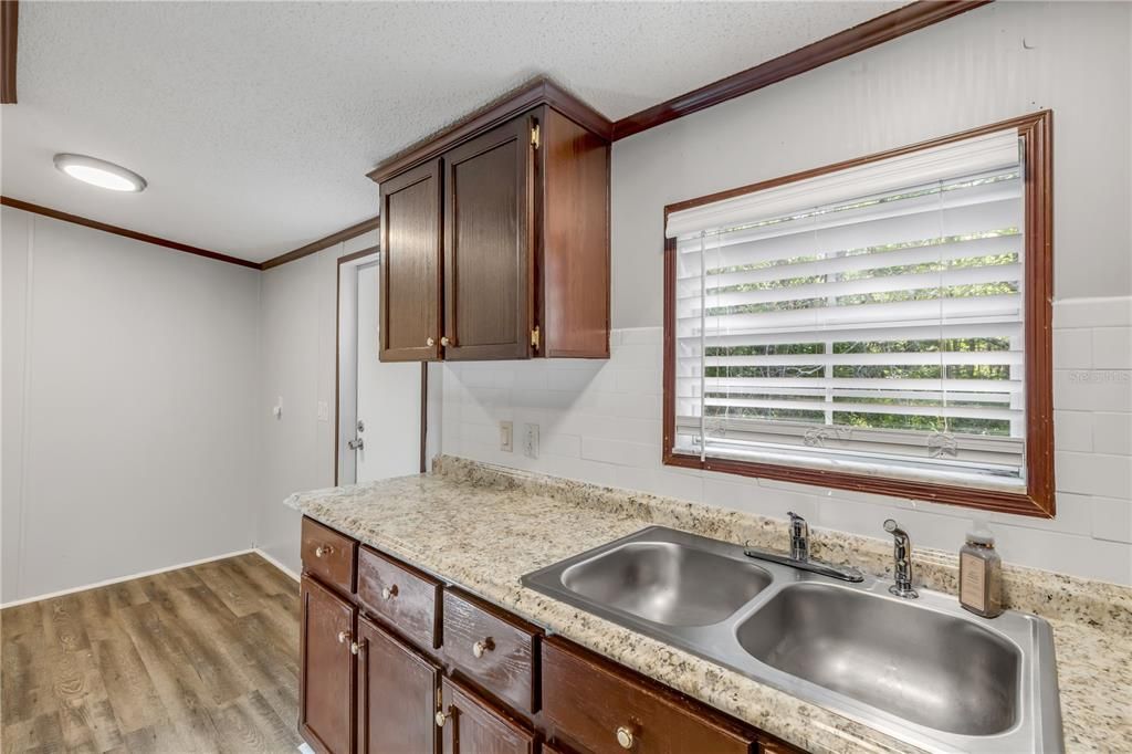 Activo con contrato: $459,900 (4 camas, 2 baños, 2280 Pies cuadrados)