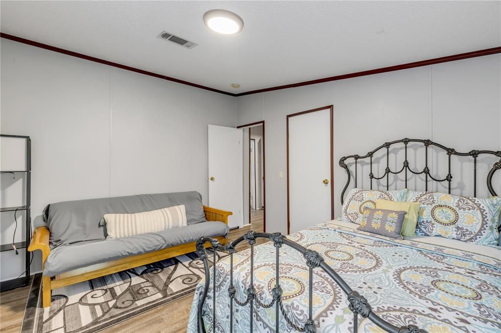 Activo con contrato: $459,900 (4 camas, 2 baños, 2280 Pies cuadrados)