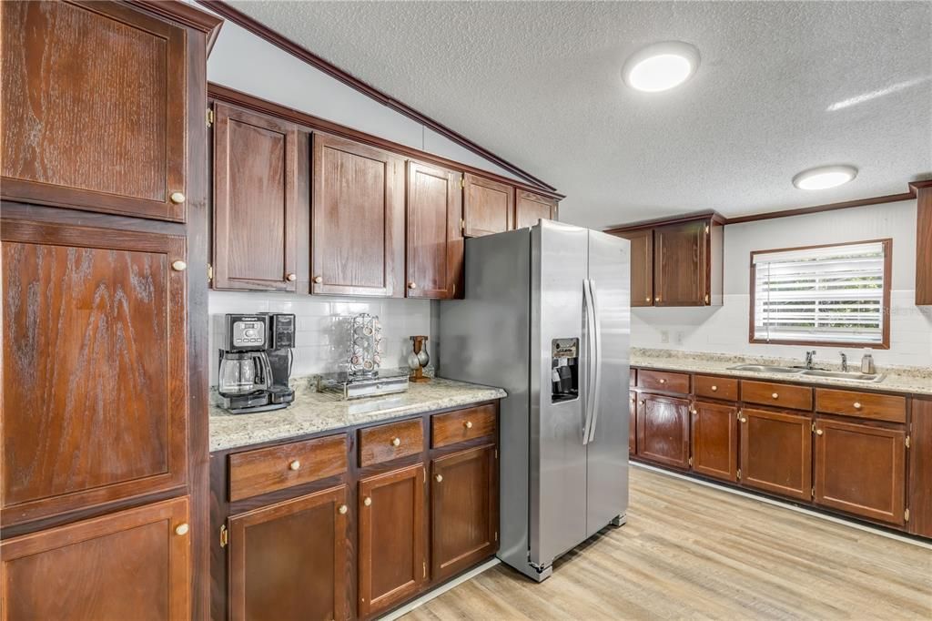 Activo con contrato: $459,900 (4 camas, 2 baños, 2280 Pies cuadrados)