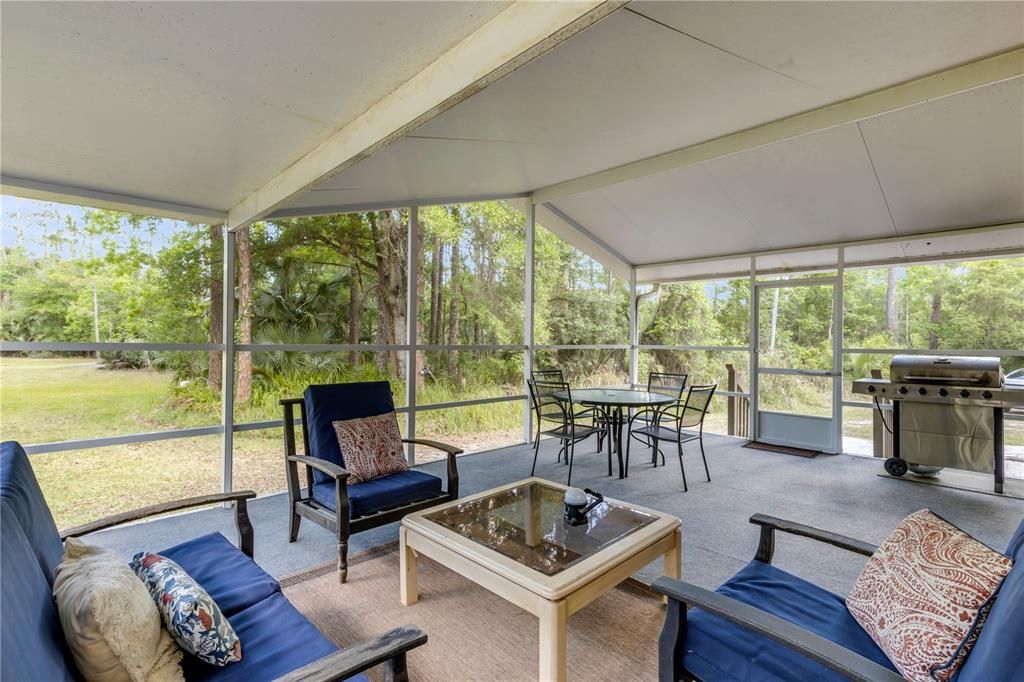 Activo con contrato: $459,900 (4 camas, 2 baños, 2280 Pies cuadrados)