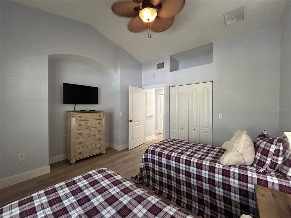 В аренду: $4,900 (3 спален, 3 ванн, 1439 Квадратных фут)