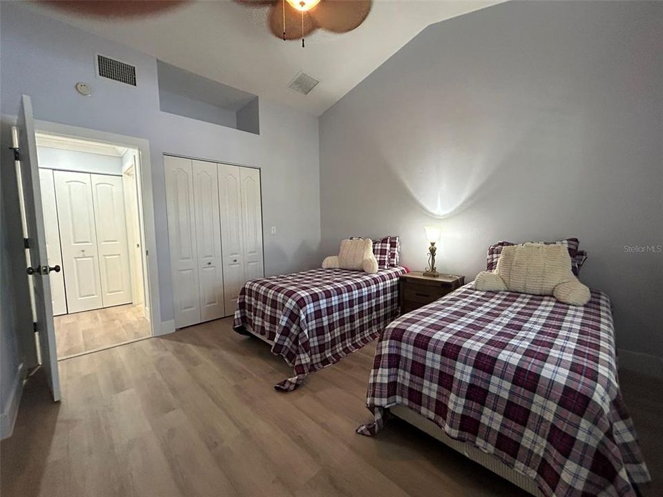 В аренду: $4,900 (3 спален, 3 ванн, 1439 Квадратных фут)