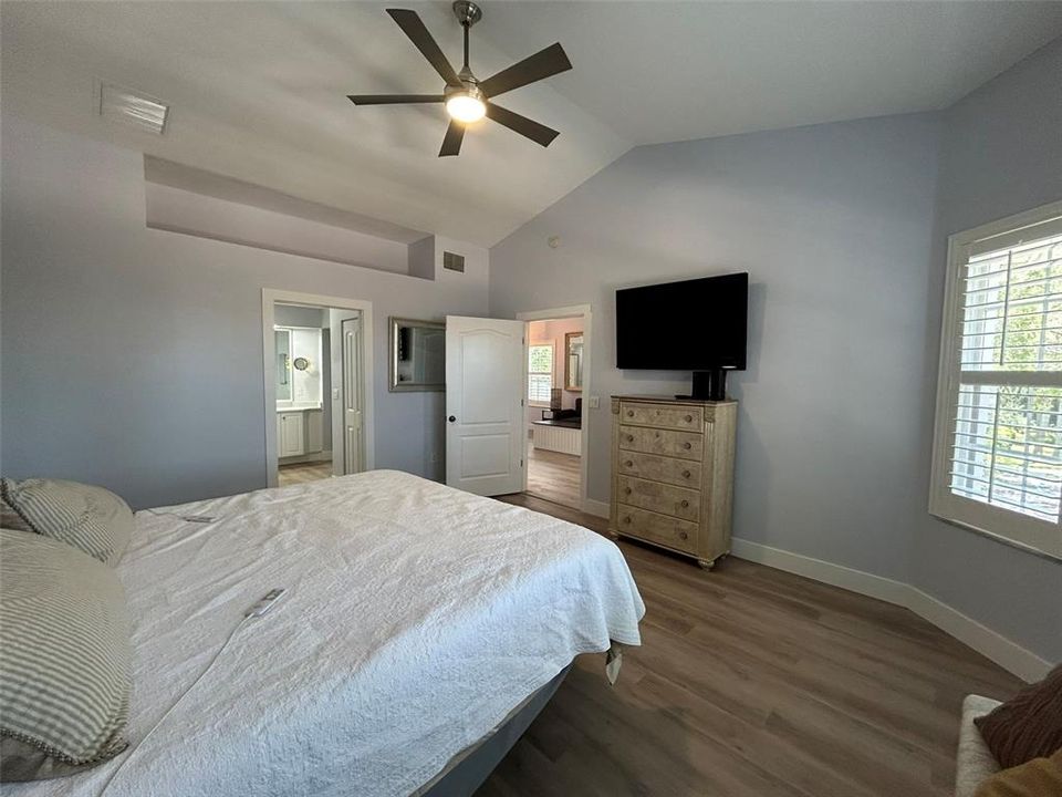 В аренду: $4,900 (3 спален, 3 ванн, 1439 Квадратных фут)