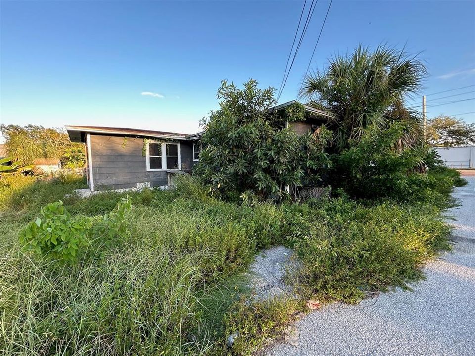 For Sale: $99,900 (3 beds, 0 baths, 1330 Square Feet)
