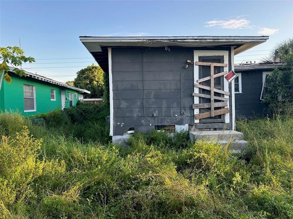 For Sale: $99,900 (3 beds, 0 baths, 1330 Square Feet)