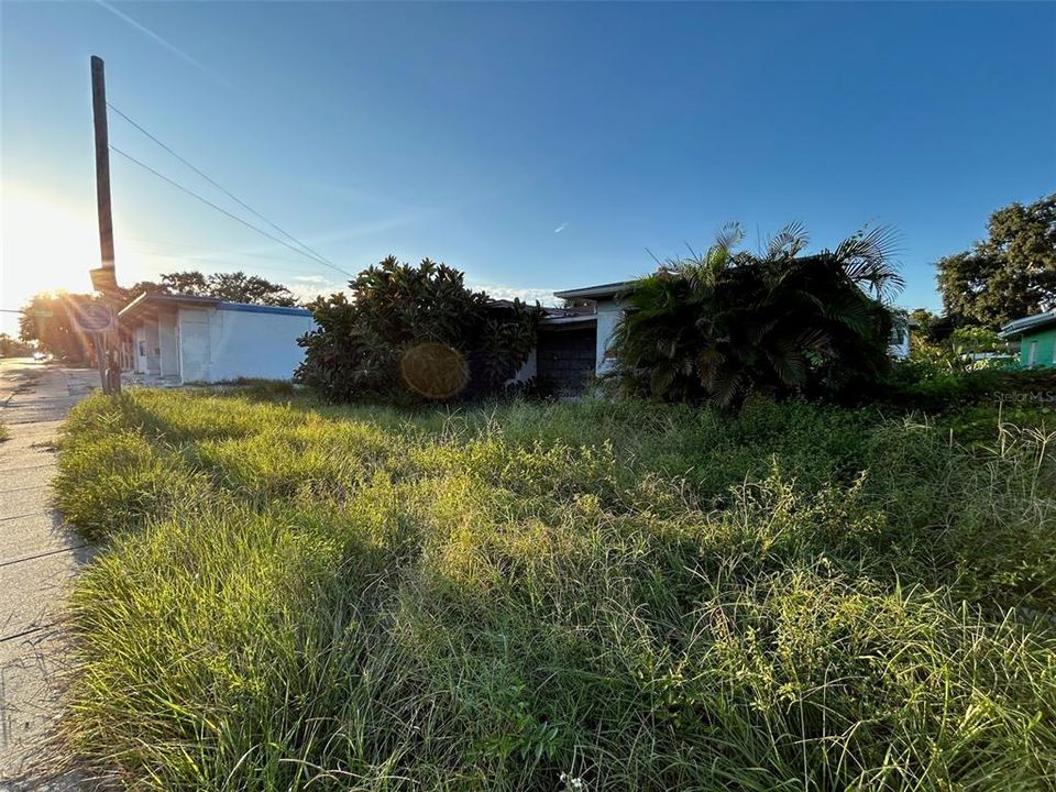 For Sale: $99,900 (3 beds, 0 baths, 1330 Square Feet)