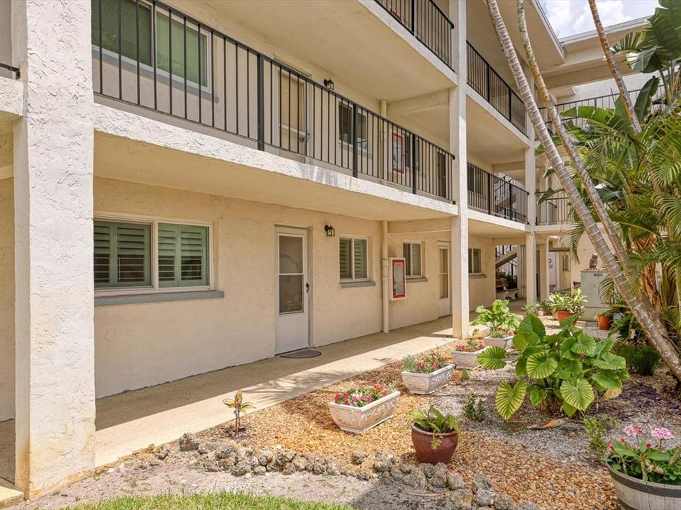 En Venta: $148,000 (2 camas, 2 baños, 828 Pies cuadrados)