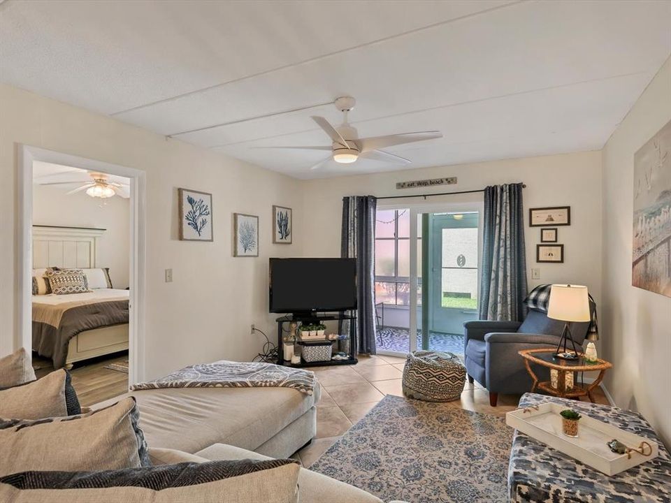 En Venta: $148,000 (2 camas, 2 baños, 828 Pies cuadrados)