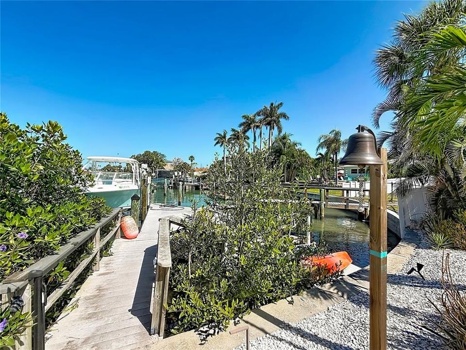 For Sale: $1,584,000 (3 beds, 2 baths, 2076 Square Feet)