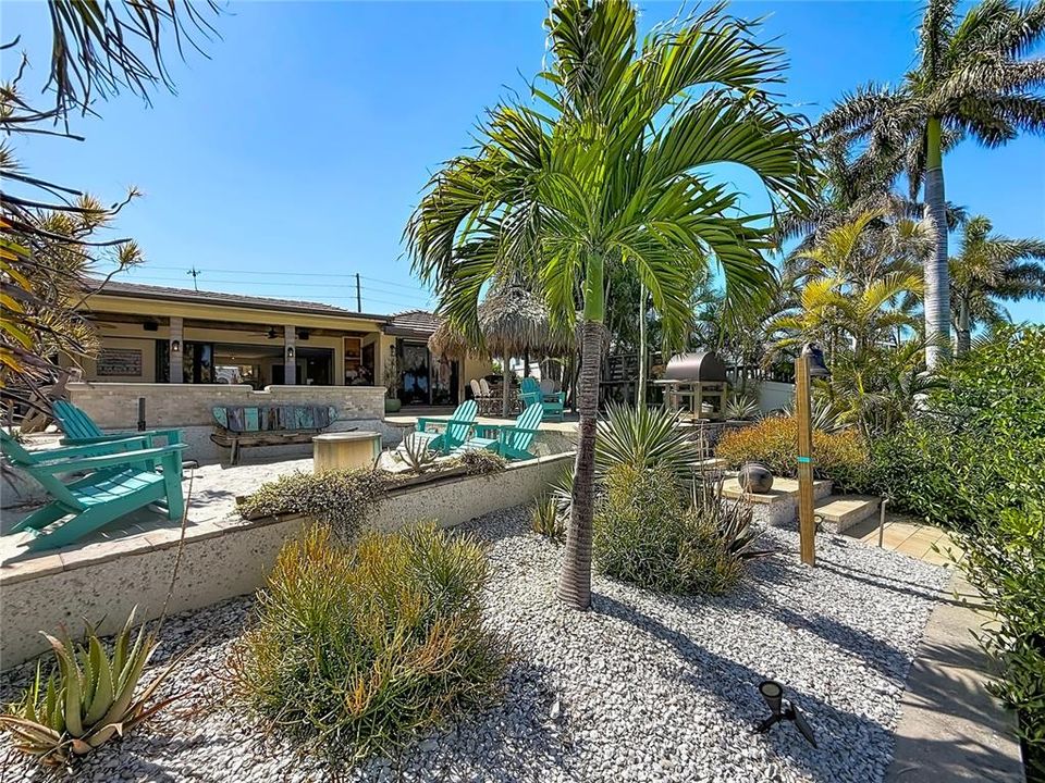For Sale: $1,584,000 (3 beds, 2 baths, 2076 Square Feet)