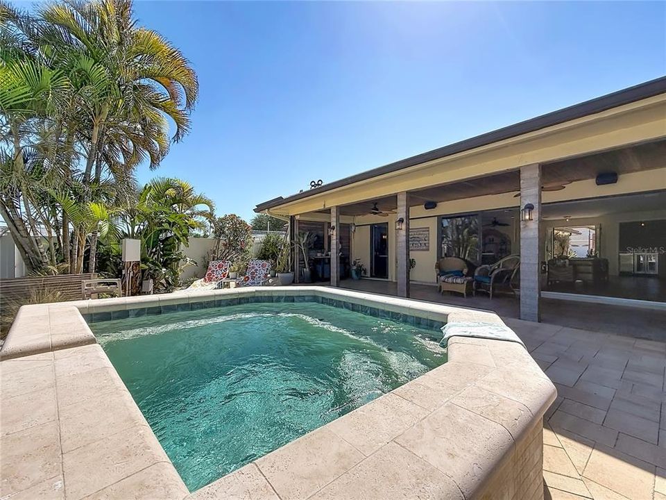For Sale: $1,584,000 (3 beds, 2 baths, 2076 Square Feet)