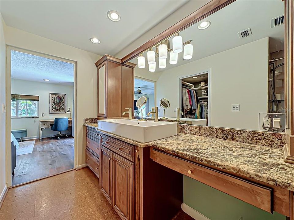 For Sale: $1,584,000 (3 beds, 2 baths, 2076 Square Feet)