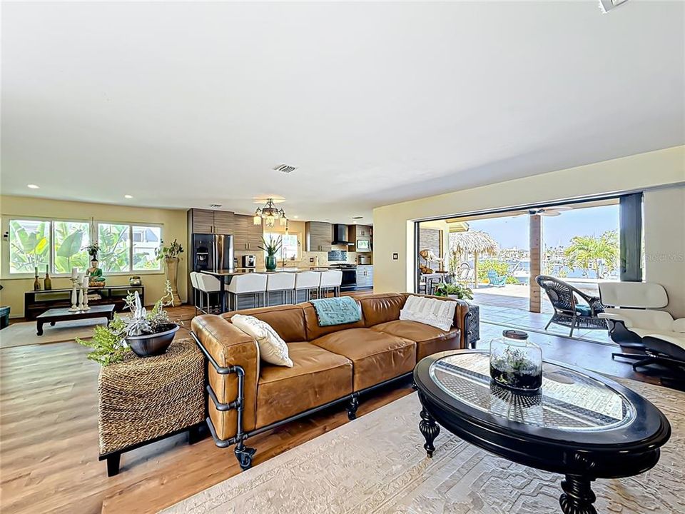 For Sale: $1,584,000 (3 beds, 2 baths, 2076 Square Feet)