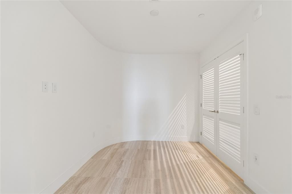 For Rent: $9,995 (2 beds, 2 baths, 1960 Square Feet)