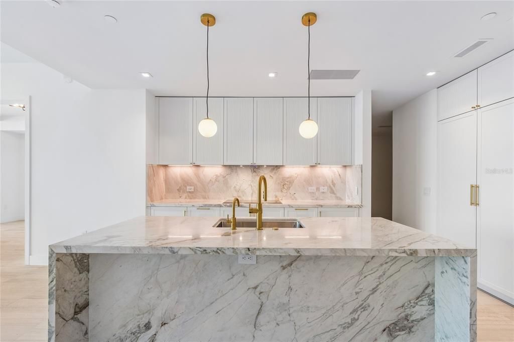 For Rent: $9,995 (2 beds, 2 baths, 1960 Square Feet)