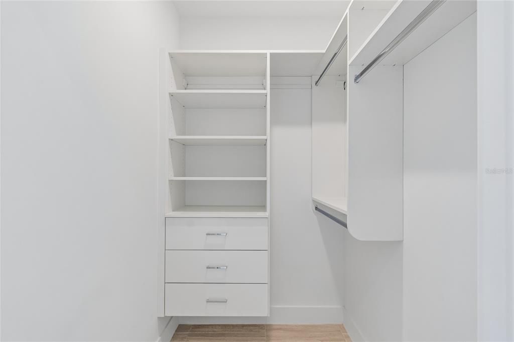 For Rent: $9,995 (2 beds, 2 baths, 1960 Square Feet)